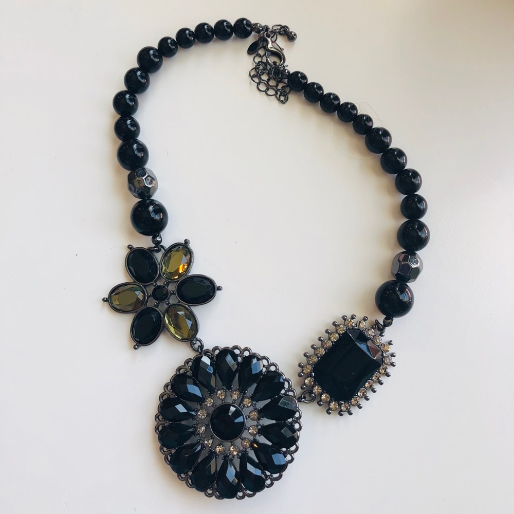 Premier Designs Crochet Necklace